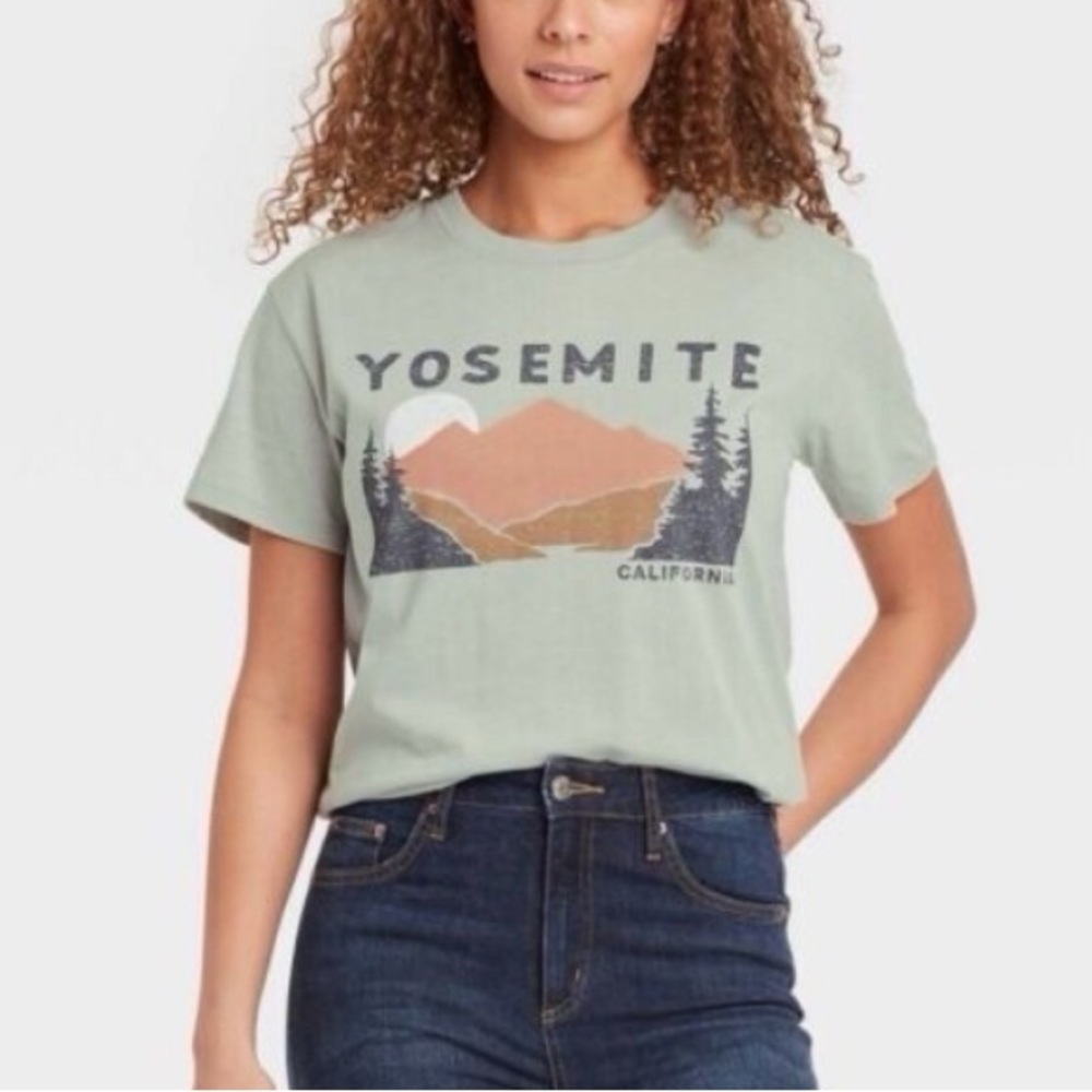 Zoe + Liv | Green Yosemite California Graphic Relaxed soft T-Shirt size L